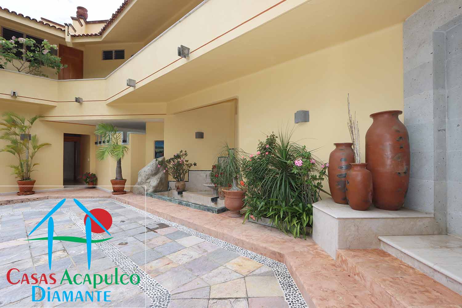 Casa Mari - Patio de recepción 7